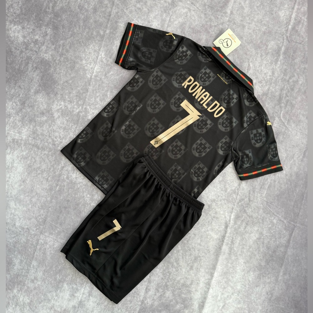 Portugal Away Set kids Ronaldo 7 - Picture 6 of 7